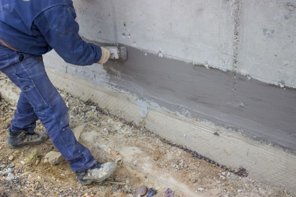 Cost of Foundation Crack Sealing in Utica